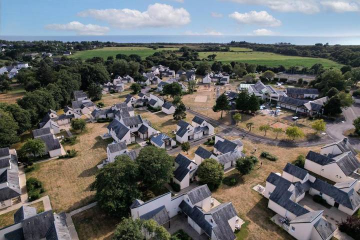 Parc de vacances pour 6 personnes, avec terrasse, animaux acceptés dans Plage Kerler Fouesnant - 2