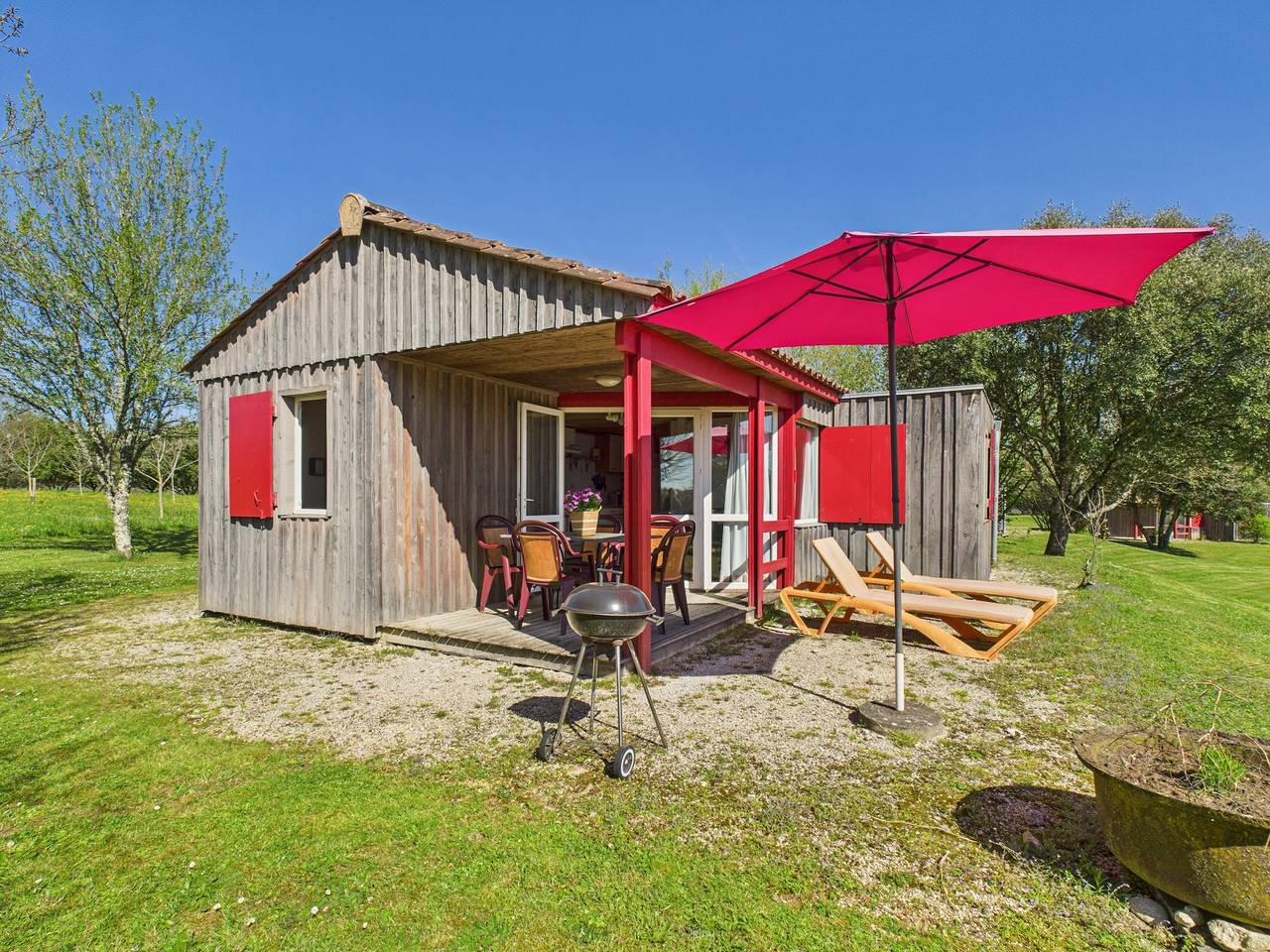 Gîte La Brousse n° 1 - piscine - pour 5 avec jardin in Salignac-Eyvigues, Périgord Noir