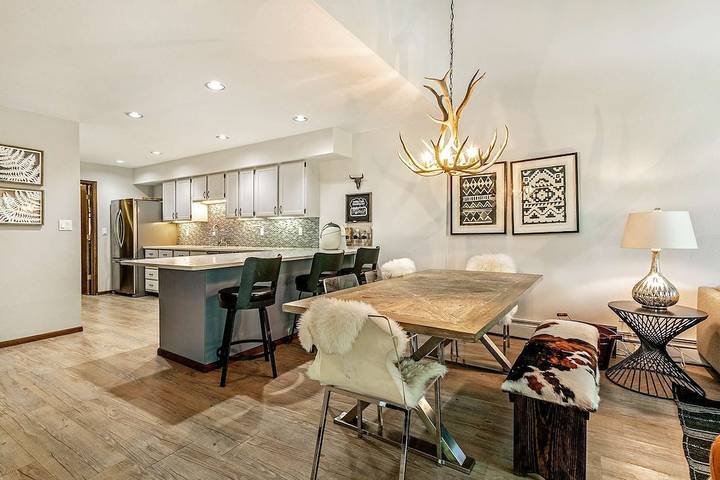 Ferienwohnung für 8 Personen, mit Whirlpool und Balkon sowie Pool - 1