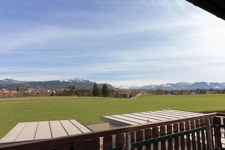 Ferienwohnung für 4 Personen, mit Balkon und Ausblick in Waltenhofen - 2