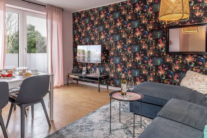 Appartement entier, Die Urlaubswohnung Sandbank im Haus „Seeblick“ im Nordseeheilbad Carolinensiel liegt in unmittelbarer Nähe der „Friedrichsschleuse“ an der „Harle“. in Carolinensiel-Harlesiel, Wittmund