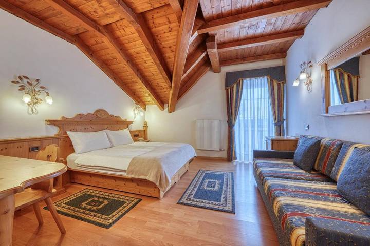 Hôtel pour 5 personnes, avec jardin ainsi que sauna et jacuzzi dans Passo Del Tonale - 2
