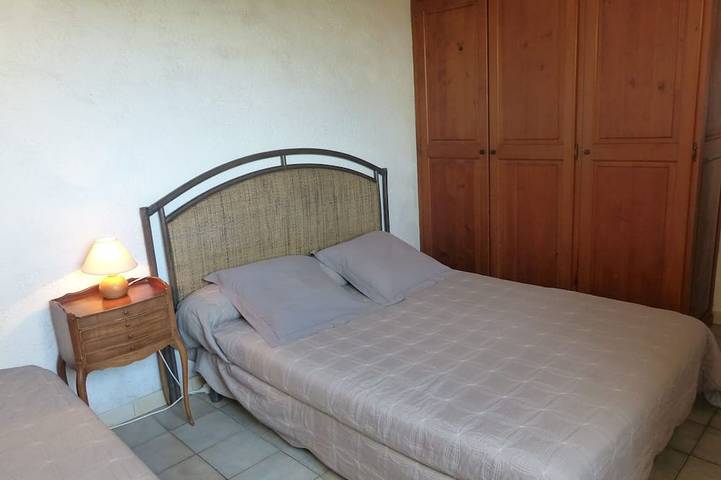 Location de vacances pour 14 personnes, avec jardin et balcon, animaux acceptés dans Plage de Fautea - 3