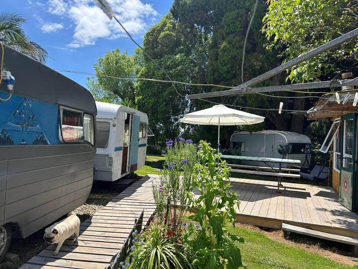 Camping voor 2 personen, with tuin and zwembad as well as terras and whirlpool in Nieuw-Zeeland