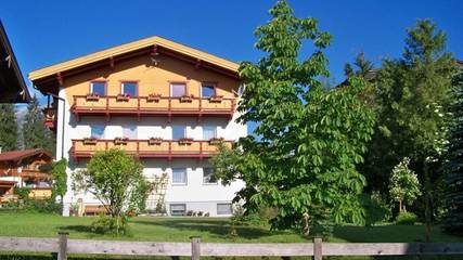 Ferienwohnung für 4 Personen, mit Garten und Seeblick sowie Balkon, kinderfreundlich in Eben am Achensee