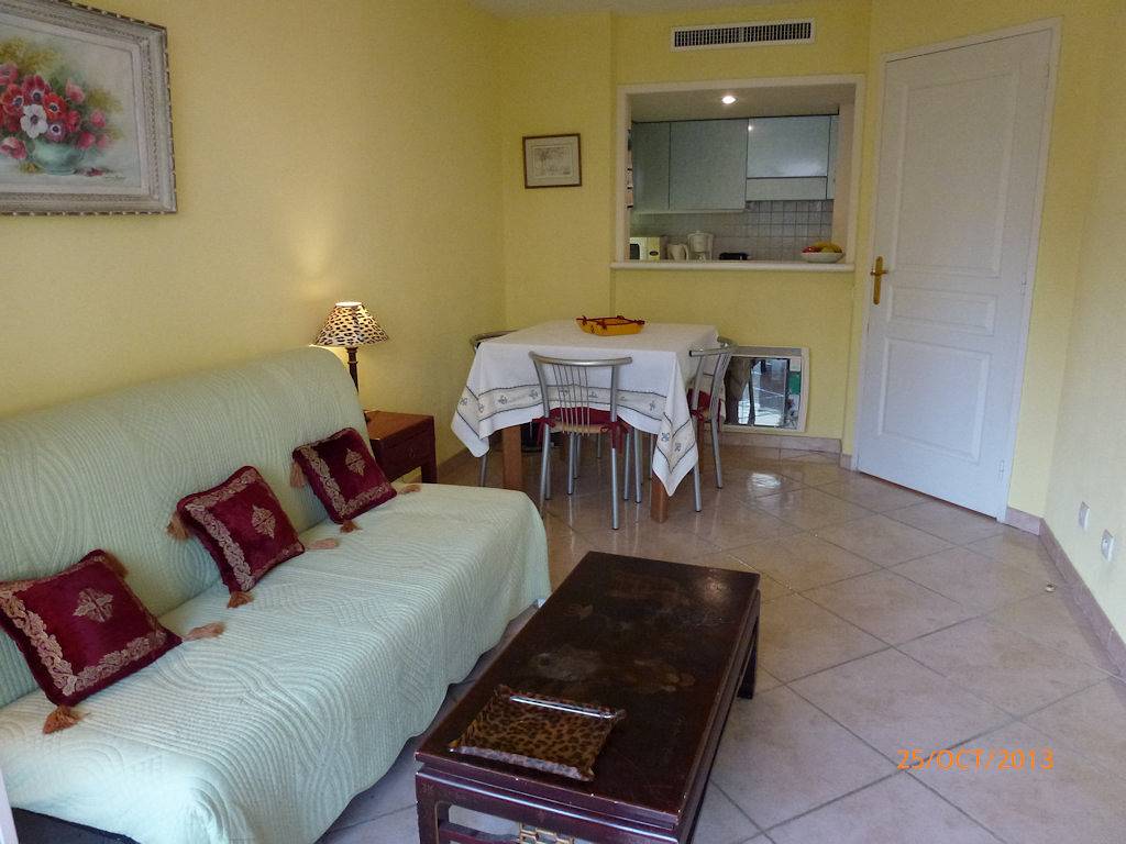 Appartement entier, Très beau 2 pièces standing, calme, proche mer et centre-ville in Menton, Région de Nice