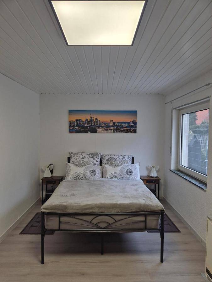 Ferienwohnung für 2 Personen, mit Ausblick und Garten in Frankfurt