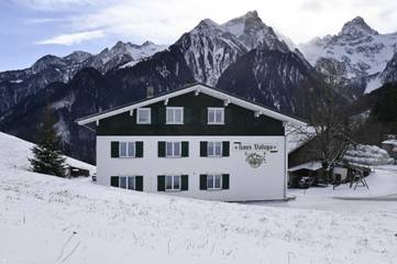 Vacation Apartment for 10 Guests in Bürserberg, Brandnertal, Picture 2