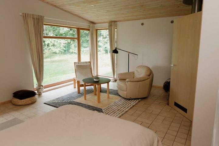 Feriehus for 4 personer, Terrasse og Hage i tillegg til Sauna og Utsikt i Latvia