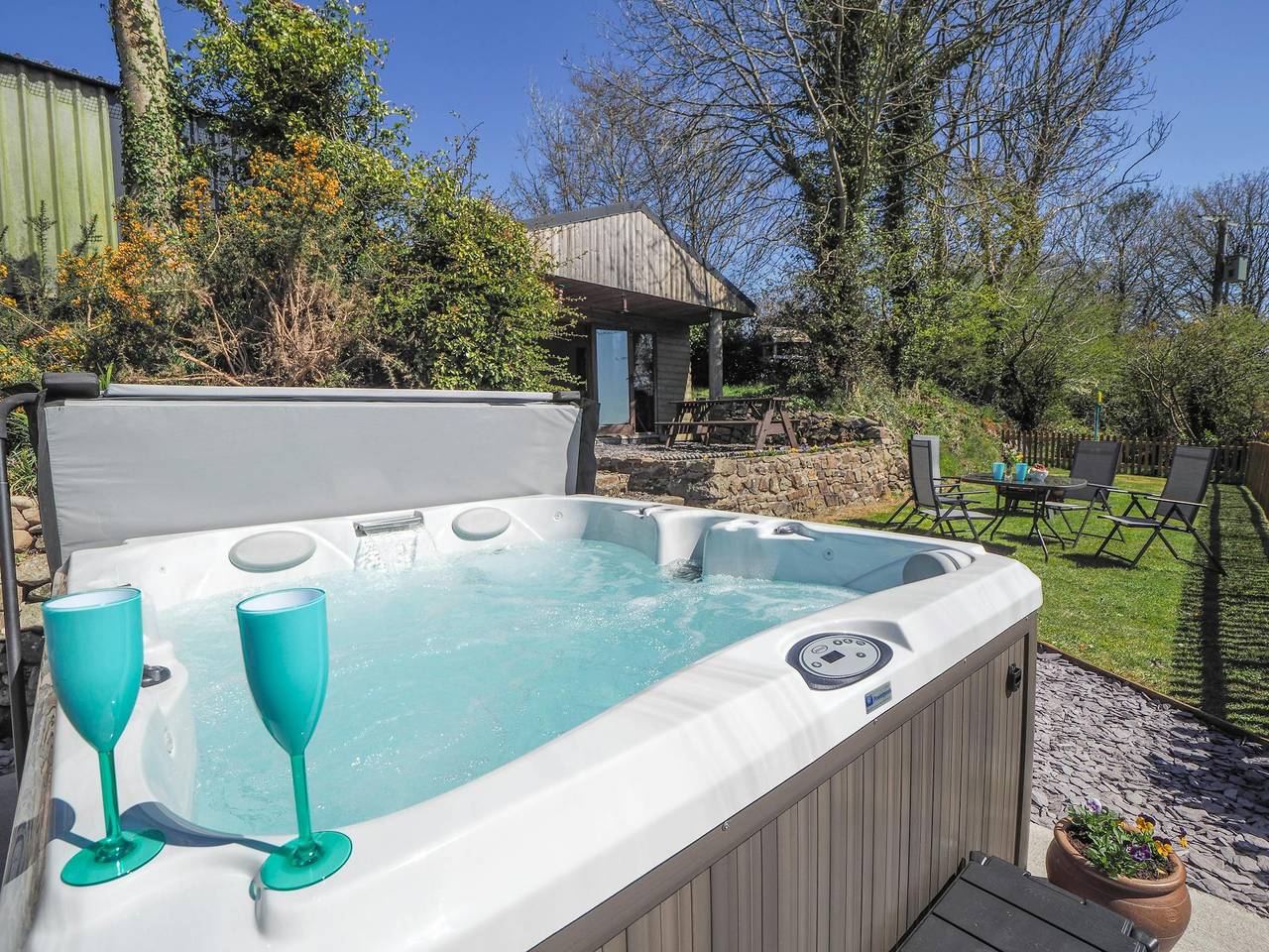 Caban Cynnes, Aberporth in Penbryn, Cardigan Bay
