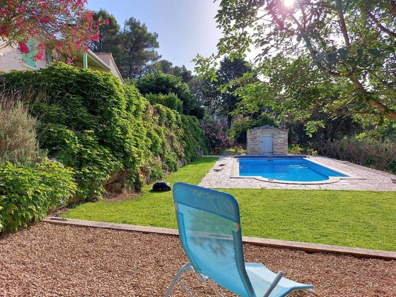 Villa espaciosa en Saint-Nazaire con piscina privada in Saint-Nazaire (Nimes), Region de Nimes