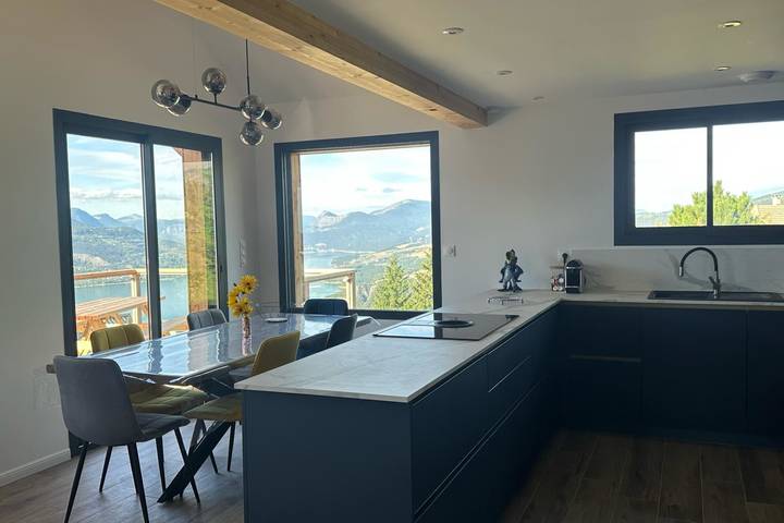 Location de vacances pour 8 personnes, avec Balcon ainsi que Terrasse et Jardin dans Lac de Serre-Ponçon - 2
