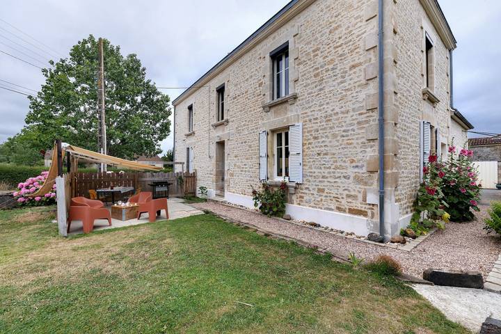 Gîte La Meilleraie 6p met Tuin en Terras in Saint-Michel-le-Cloucq, Fontenay-le-Comte
