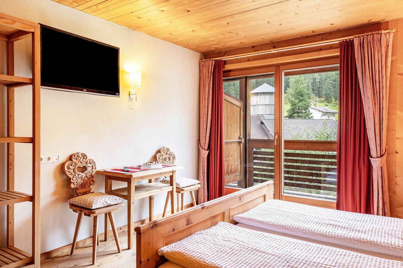 Zimmer 'Naturidyll Mitterbach 9' mit Bergblick, Gemeinschaftsgarten und Wi-Fi in Weissenbach (Ahrntal), Ahrntal