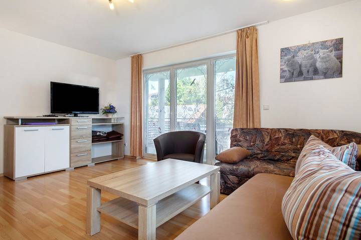 Ganze Wohnung, Ferienwohnung '7' mit Balkon und Wi-Fi in Strandbad Nonnenhorn, Nonnenhorn