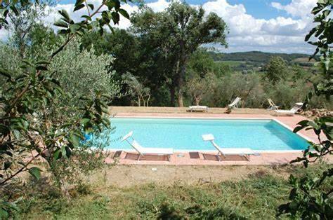 Villa per 8 persone, con piscina e giardino nonché panorama e terrazza in Montepulciano