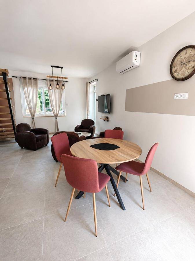 Location de vacances pour 4 personnes, avec Terrasse et Jardin à Nyoiseau
