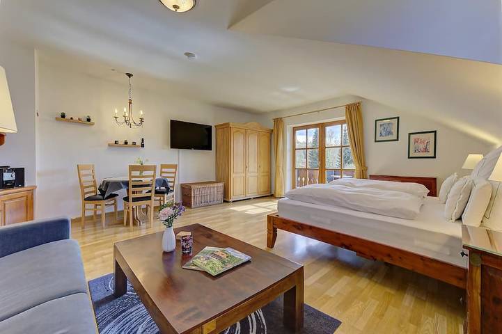 Ferienwohnung für 4 Personen, mit Sauna und Garten sowie Balkon
