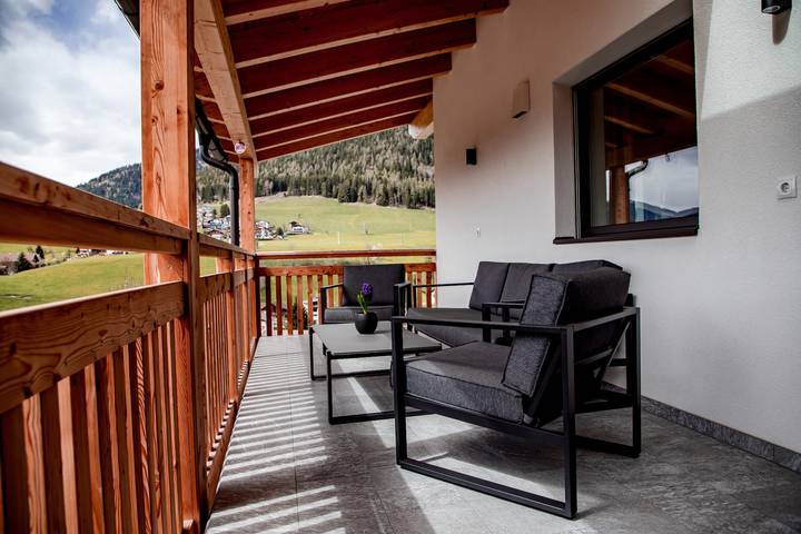 Ferienwohnung für 6 Personen, mit Balkon und Garten sowie Sauna