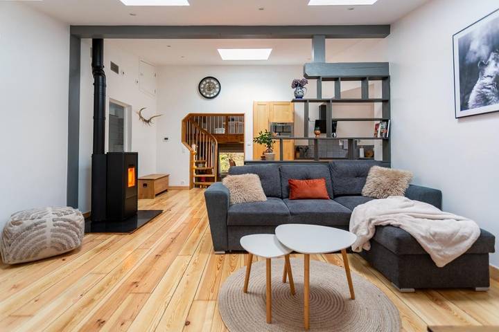 Location de vacances pour 8 personnes, avec piscine ainsi que bassin pour enfant et jardin, animaux acceptés à Urmatt