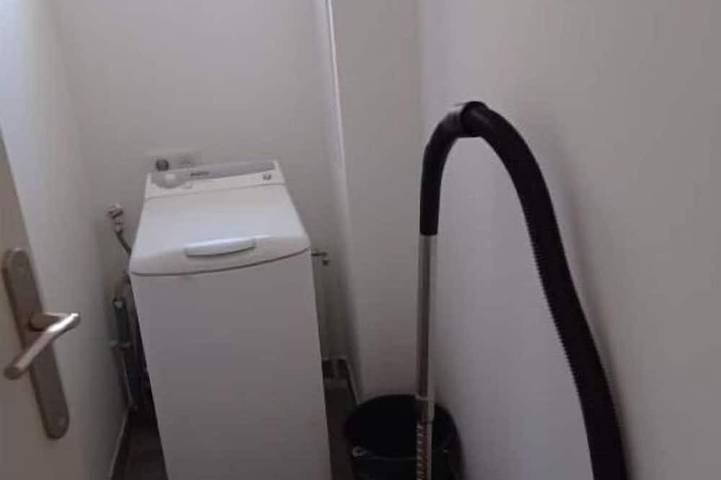 Gîte pour 2 personnes, avec terrasse et jardin à Nans-les-Pins - 3