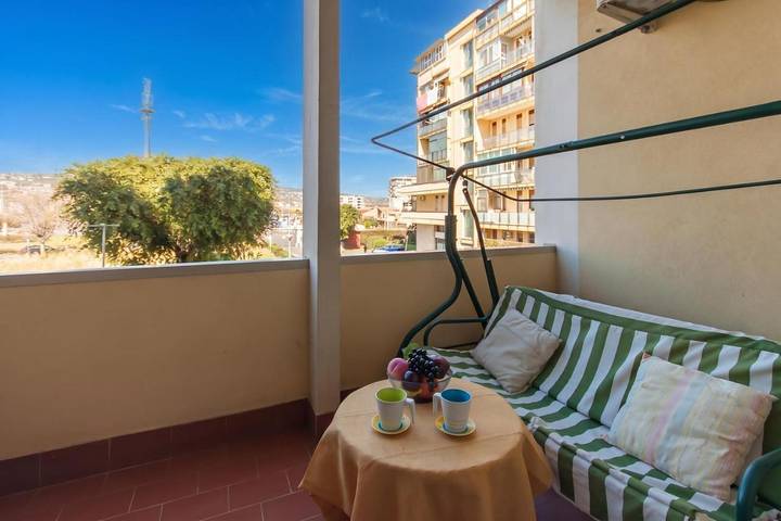 Ferienwohnung für 6 Personen, mit Balkon in Catania