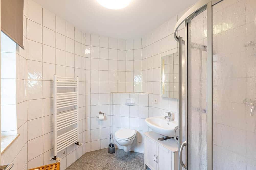 Ganze Wohnung, Ferienwhg.Niefünd (2-4 Pers) in Ahlbeck mit privater Terrasse - 400 m zum Strand in Drei Kaiserbäder, Heringsdorf