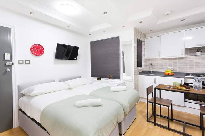 Bed and breakfast for 4 people in London