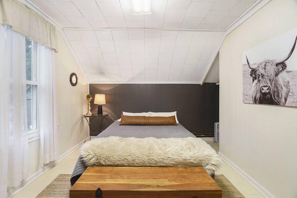 Manistee Charm: Minutes from Beach & Downtown in Manistee, Manistee County