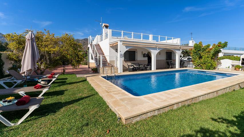 Chalet para 6 personas, con Terraza y Jardín en Nerja