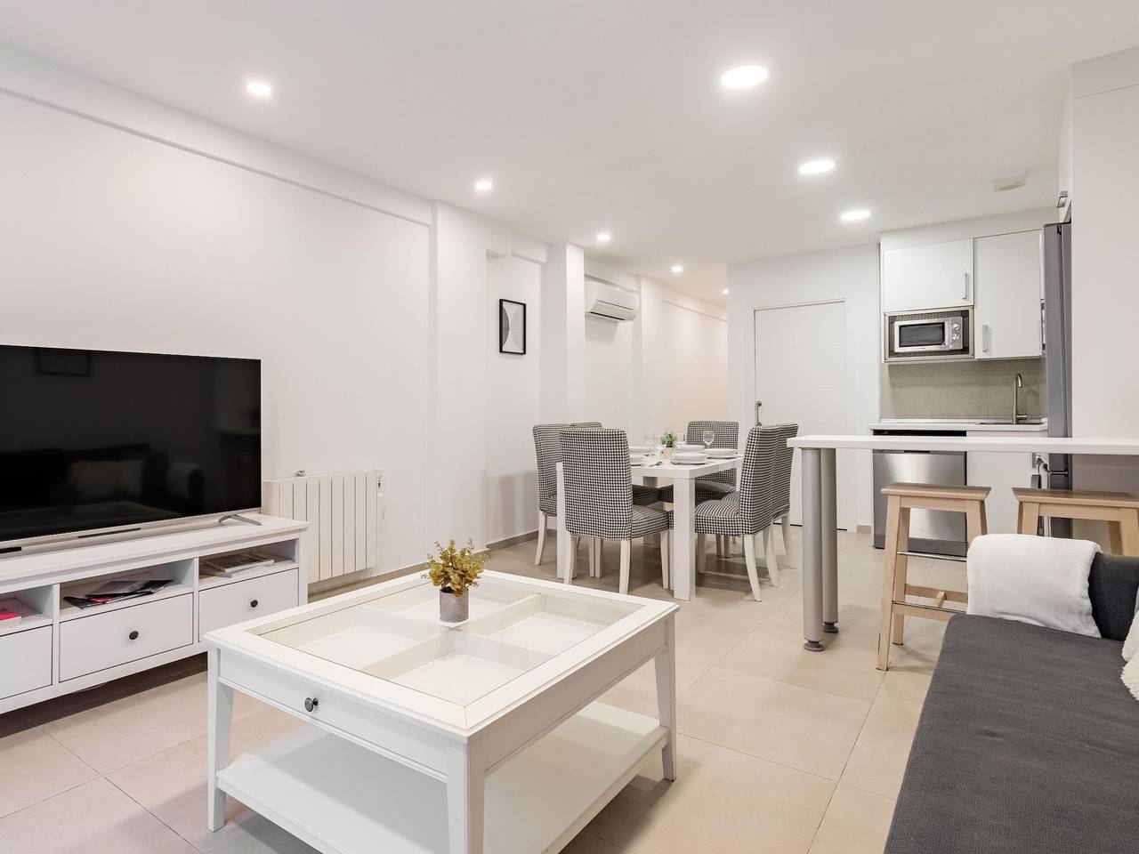 Apartamento vacacional entero, Charming Madrid La Elipa Ii - Amplio y comodo apartamento para 6 in Madrid, Provincia de Madrid