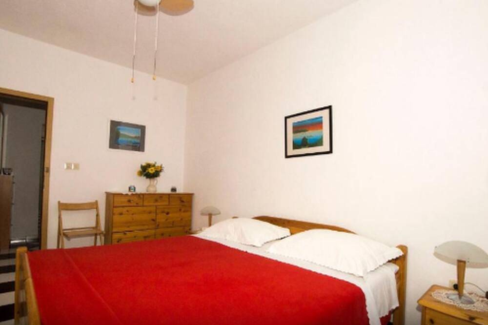 Ganze Wohnung, Ferienwohnungen Vesna - Maslinica in Maslinica, Solta