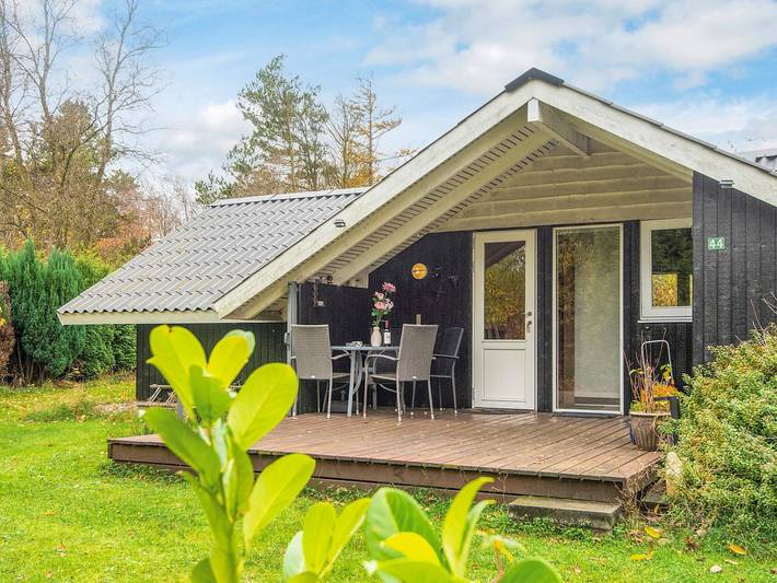 Feriehus for 6 personer, med terrasse i Jegum