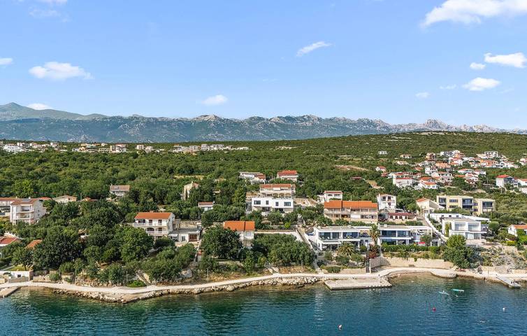 Ferienhaus für 8 Personen, mit Garten und Terrasse sowie Pool in Maslenica - 4