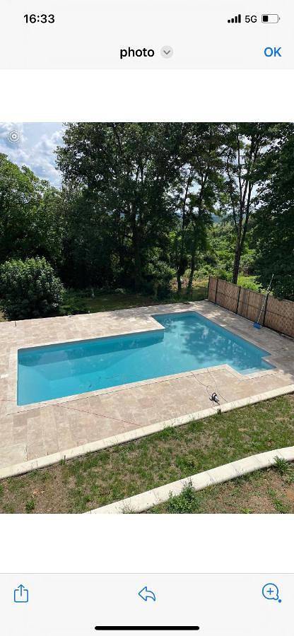 Location de vacances pour 12 personnes, avec vue ainsi que piscine et jardin à Saint-Philippe-d'Aiguille