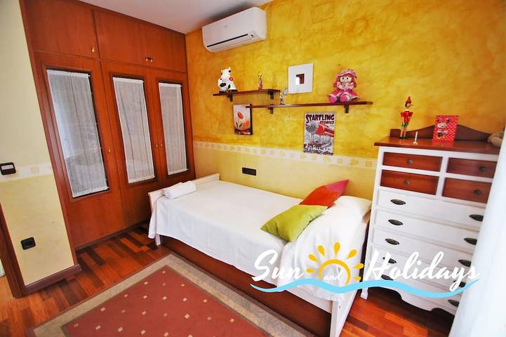 Location de vacances pour 9 personnes, avec jardin et terrasse dans Segur de Calafell - 3