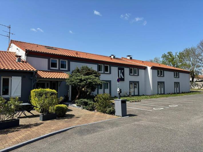 Hôtel pour 4 personnes, avec terrasse, animaux acceptés à Lormont - 2