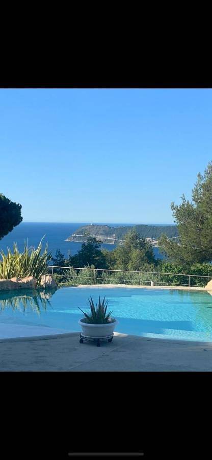 Villa Elianna in una oasi marina in Alassio, Riviera di Ponente