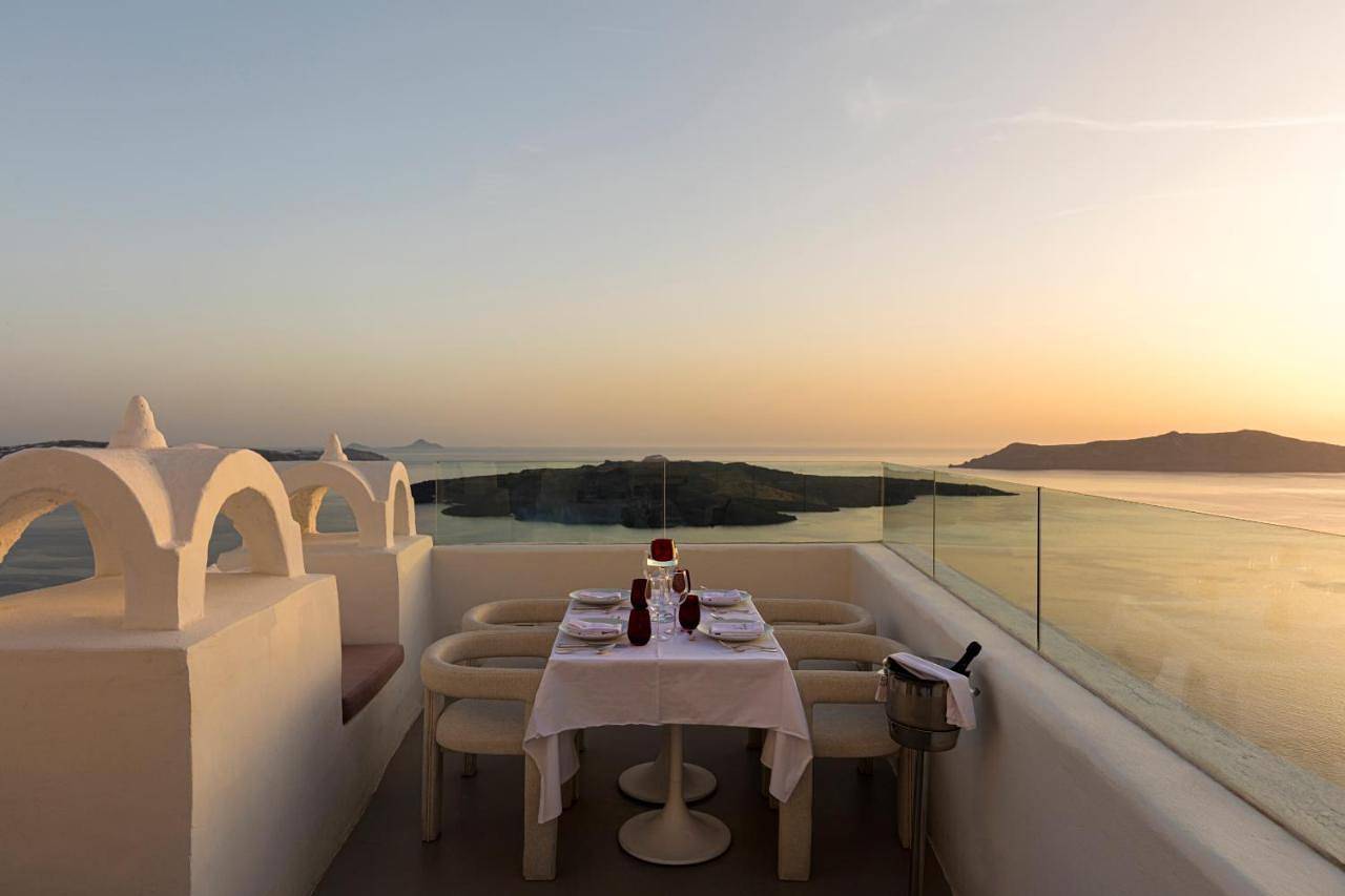 Casasunsha Hybrid Retreat Santorini in Firostefani, Thera