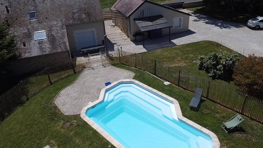 Location de vacances pour 10 personnes, avec Terrasse ainsi que Jardin et Piscine à Mars-sur-Allier - 3