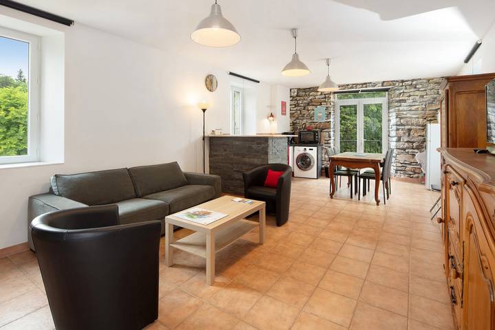 Appartamento intero, "Gîte - La Magnanerie" con vista montagna, piscina condivisa e Wi-Fi in Saint-Jean-du-Gard, Cevenne