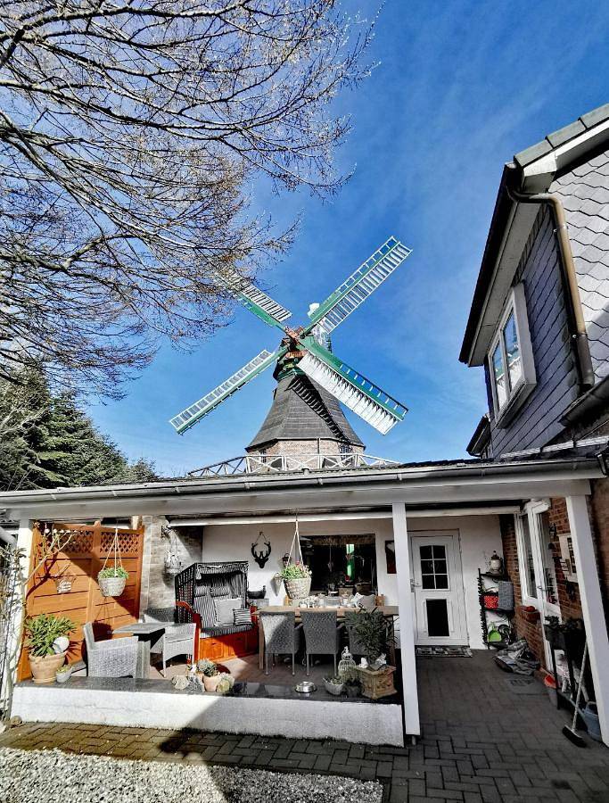 Ferienwohnung für 4 Personen, mit Terrasse und Garten sowie Ausblick in Barlt