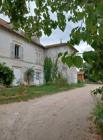 Gîte pour 3 personnes, avec terrasse et jardin dans Rhône