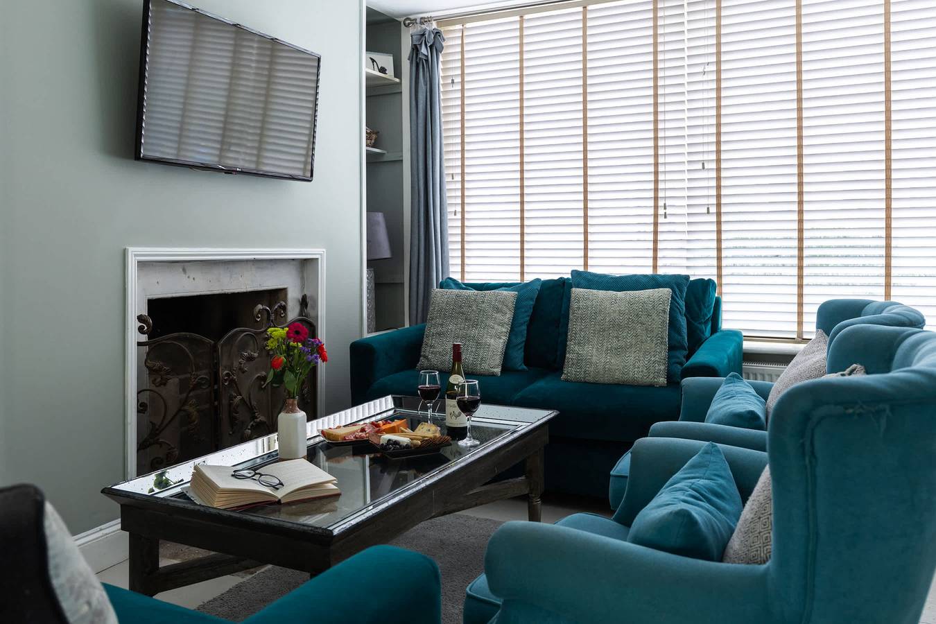 Stylish 4-Bedroom Townhouse in the Heart of Bath in Bath, Bath & North East Somerset