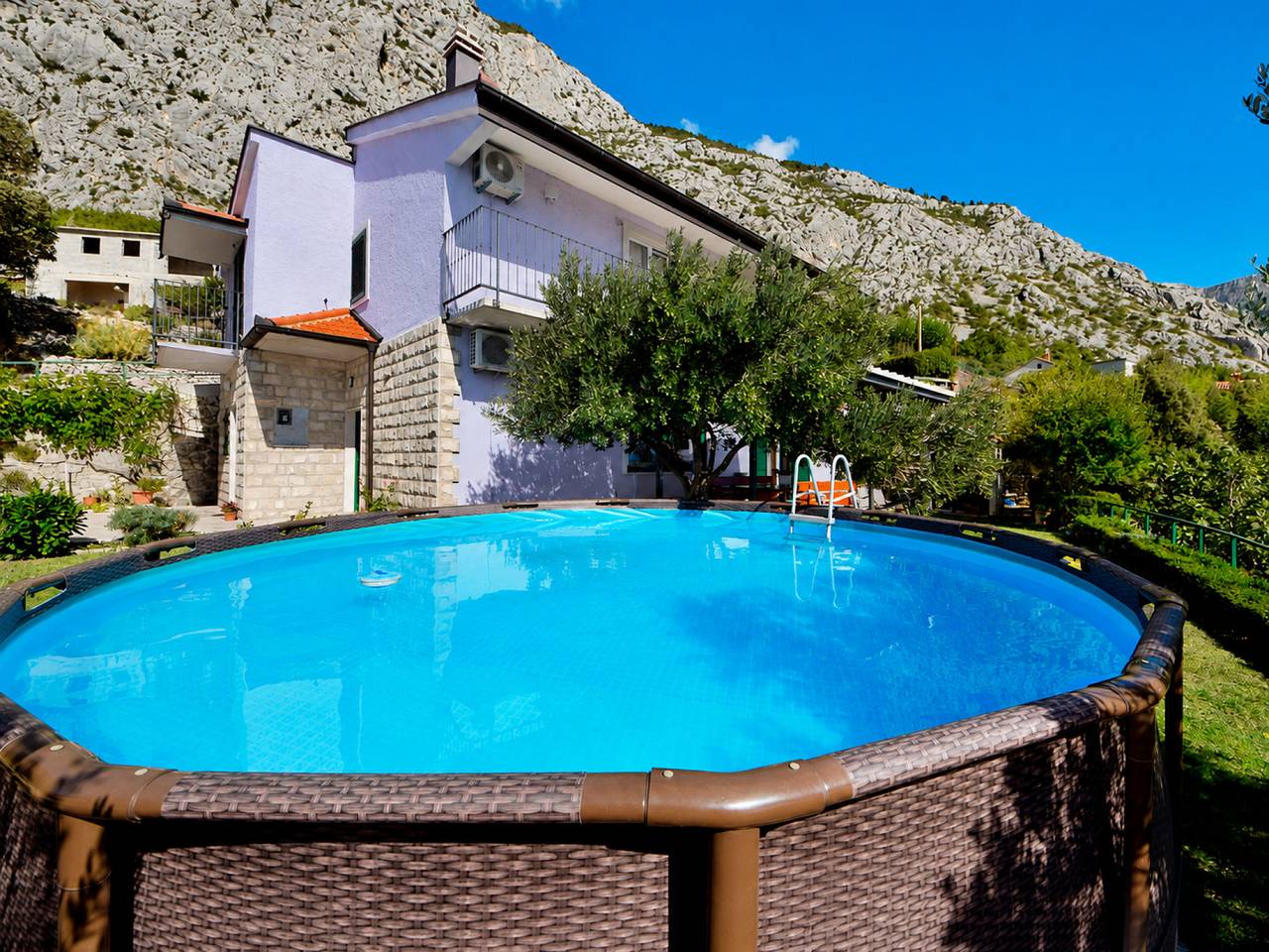 Ferienhaus Selak * großer Garten, Terrasse, Meerblick, Wlan in Makarska, Makarska Riviera