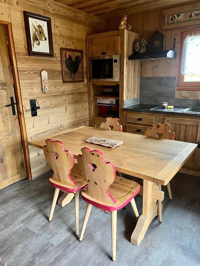 Gîte pour 4 personnes, avec vue ainsi que piscine et jardin, animaux acceptés à Saint-Laurent-en-Grandvaux - 4