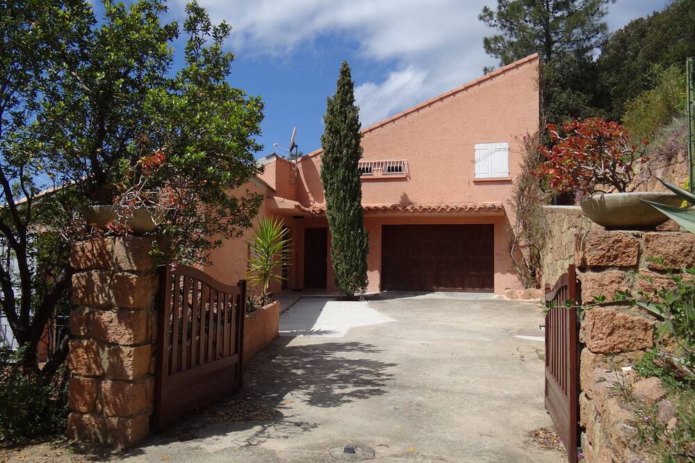 Appartement entier, Appartement Dans Villa Au Coeur Du Golfe De Porto in Porto (Corse), Ota