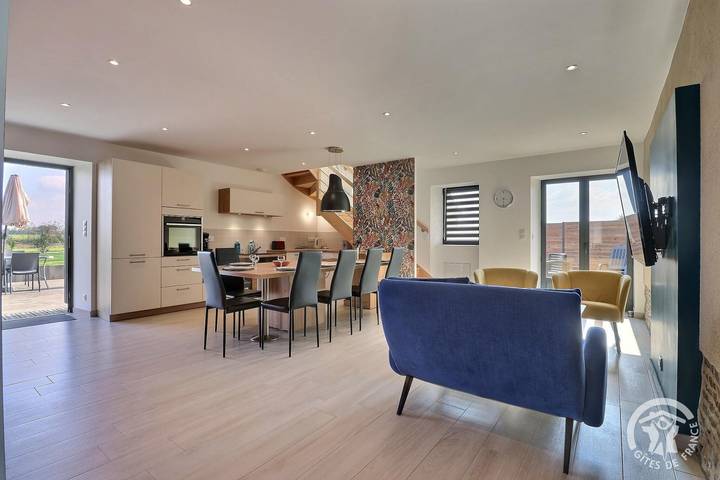 Gîte pour 6 personnes, avec Terrasse ainsi que Jardin et Vue à Roz-Landrieux - 2
