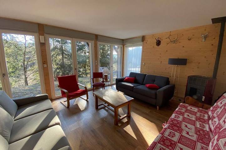 Location de vacances pour 9 personnes, avec jardin dans Le Lioran