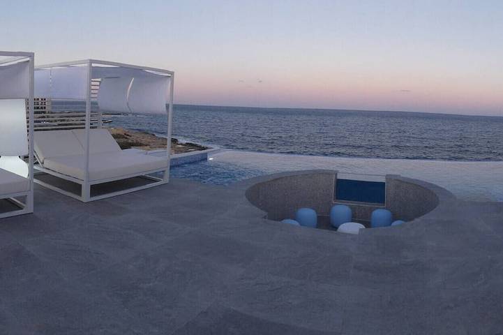 Luxurious 8 Bedroom Villa with indoor pool & sauna in Marsaskala, Malta